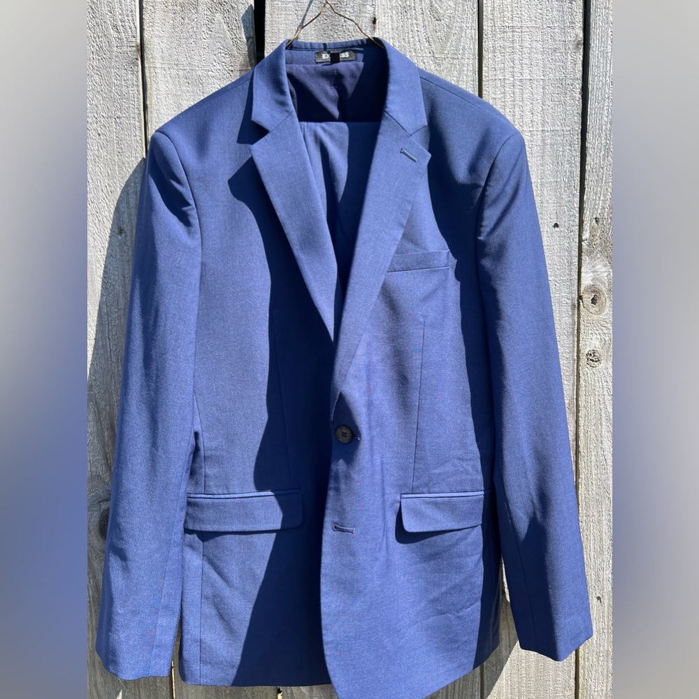 $100 OBO NEW Express Men’s Designer 2-piece suit, Rich Navy Blue, Slim Fit, WOOL